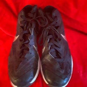 Nike women’s tennis shoes